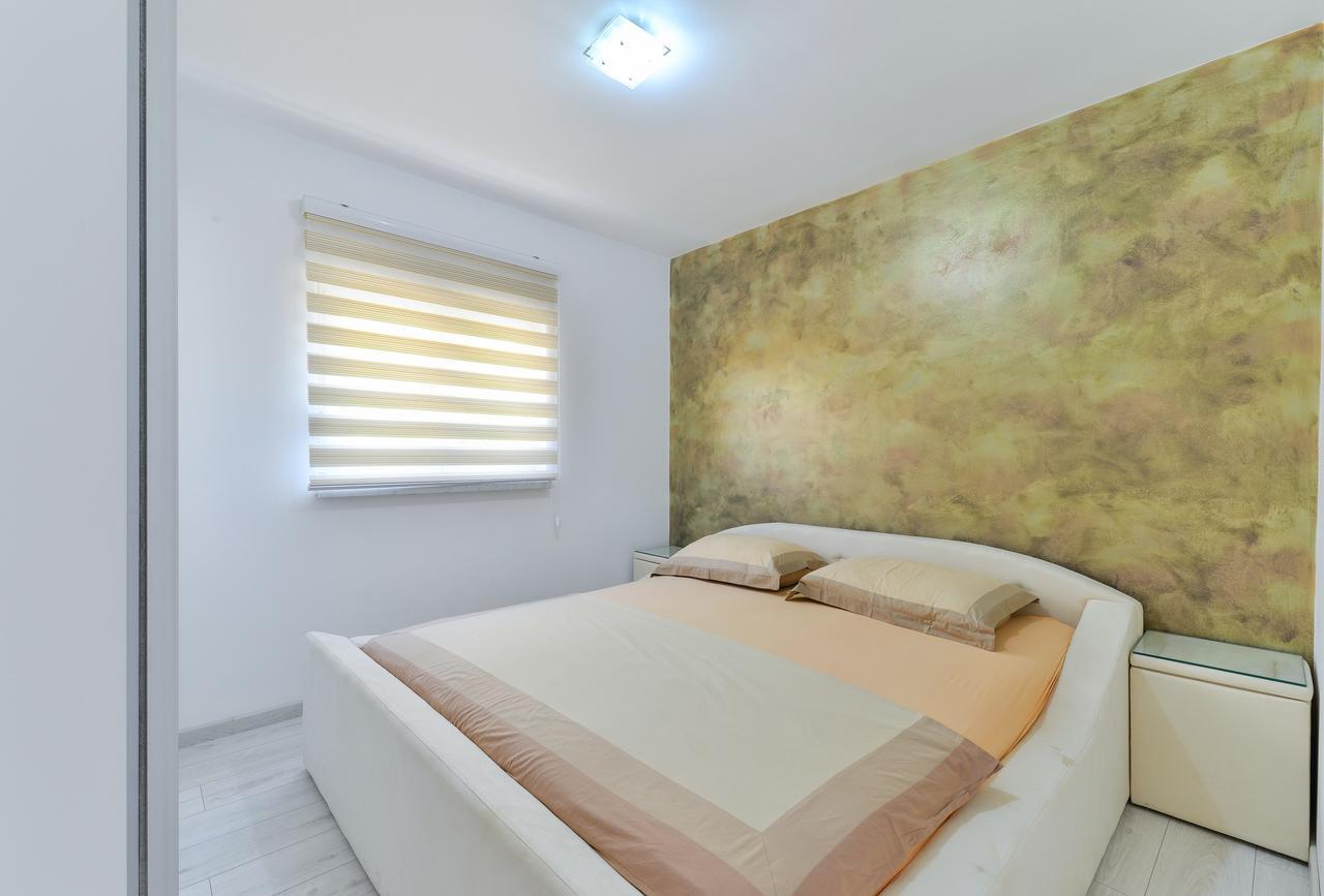 Apartments Lucica Вир Екстериор снимка