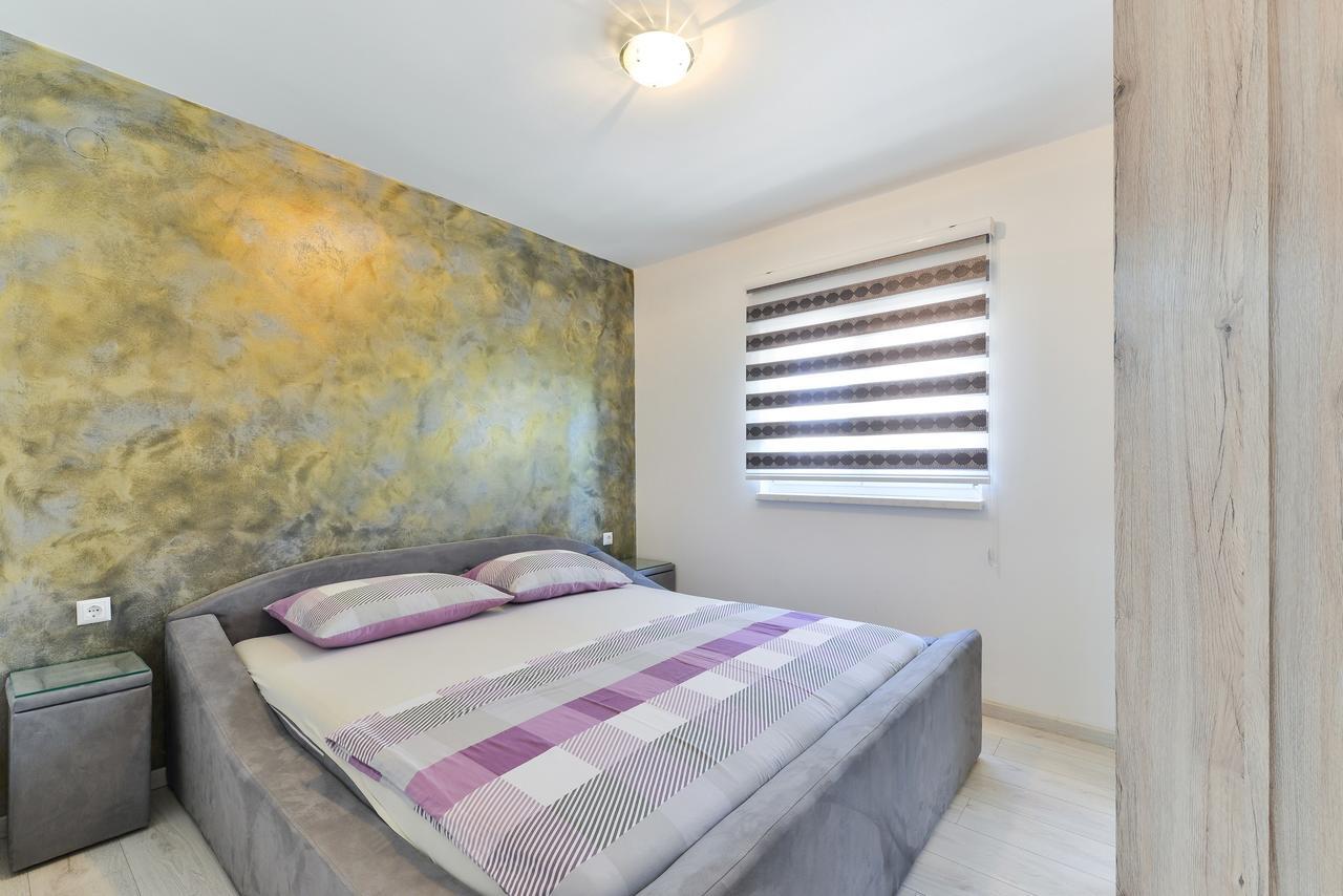 Apartments Lucica Вир Екстериор снимка