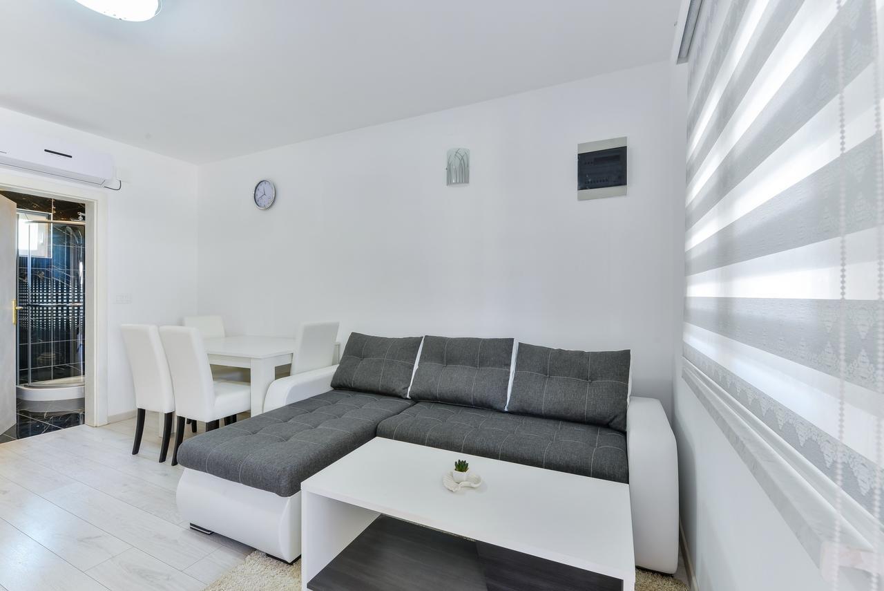 Apartments Lucica Вир Екстериор снимка