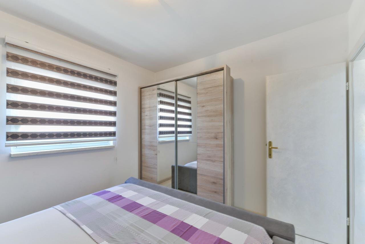 Apartments Lucica Вир Екстериор снимка