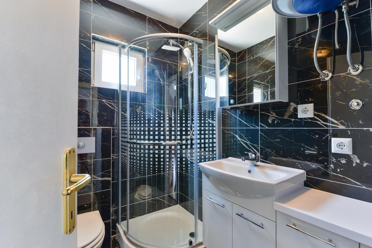 Apartments Lucica Вир Екстериор снимка