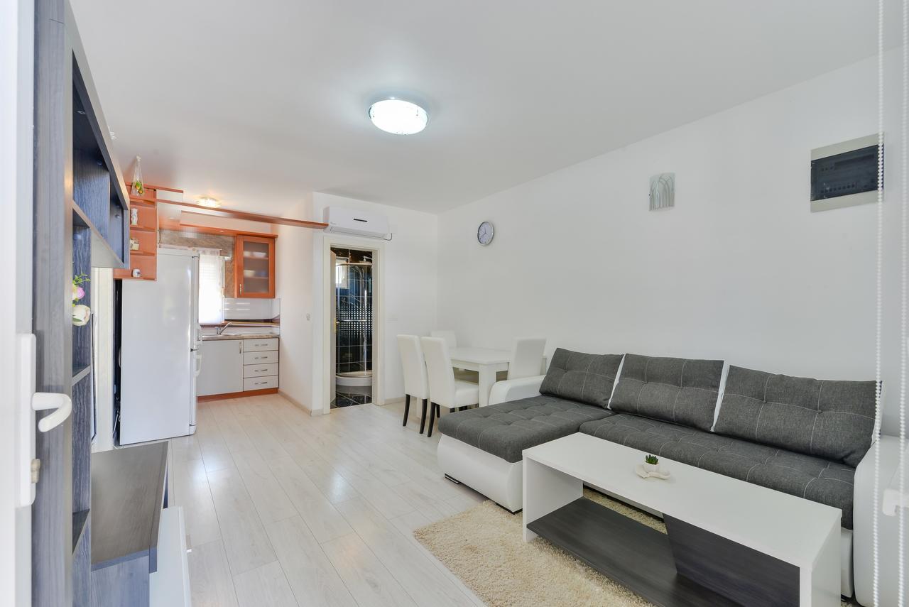 Apartments Lucica Вир Екстериор снимка