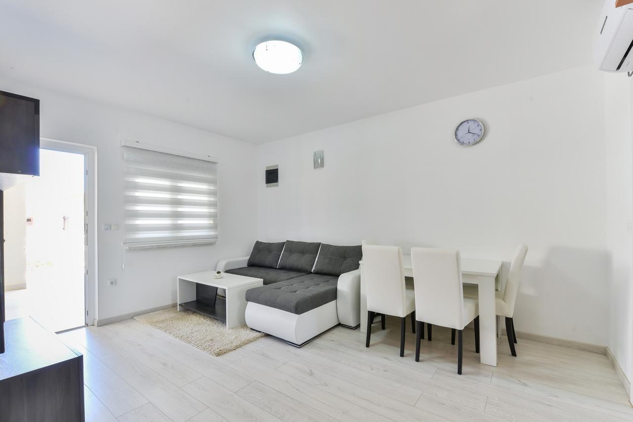 Apartments Lucica Вир Екстериор снимка