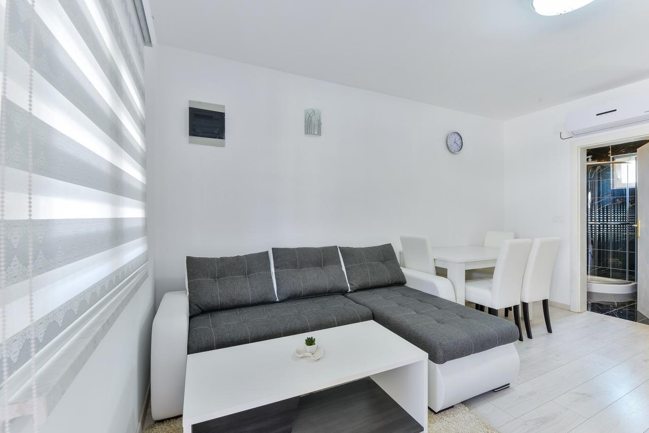 Apartments Lucica Вир Екстериор снимка
