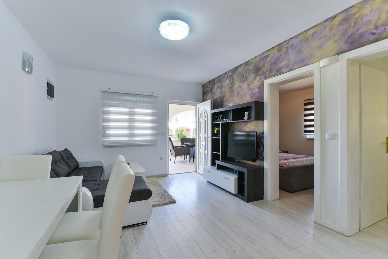Apartments Lucica Вир Екстериор снимка