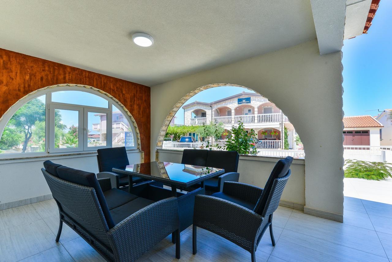 Apartments Lucica Вир Екстериор снимка