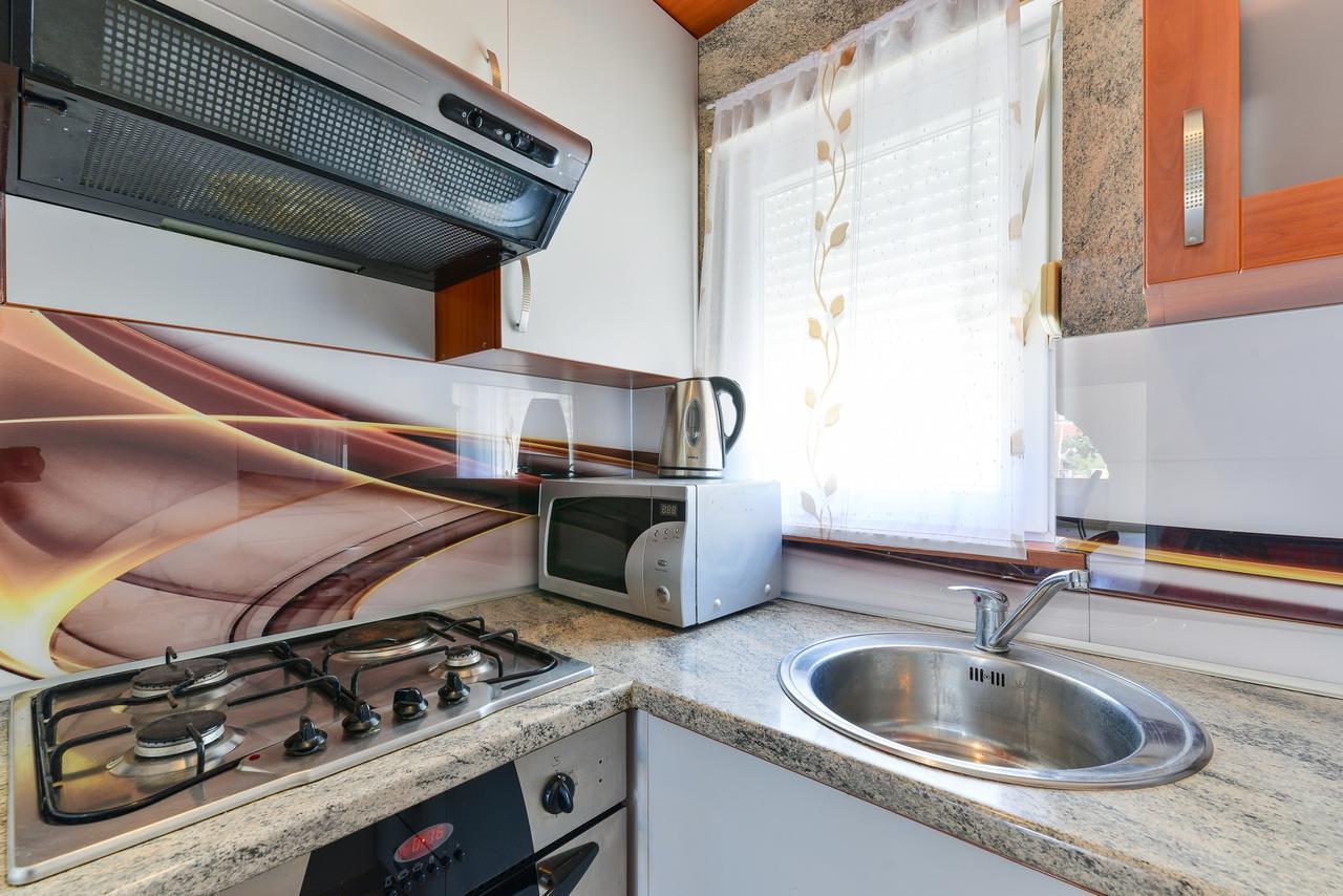 Apartments Lucica Вир Екстериор снимка